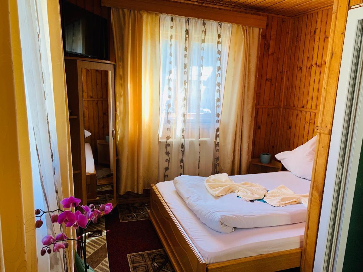 Hotel Casa Andu Dîmbovicioara Esterno foto